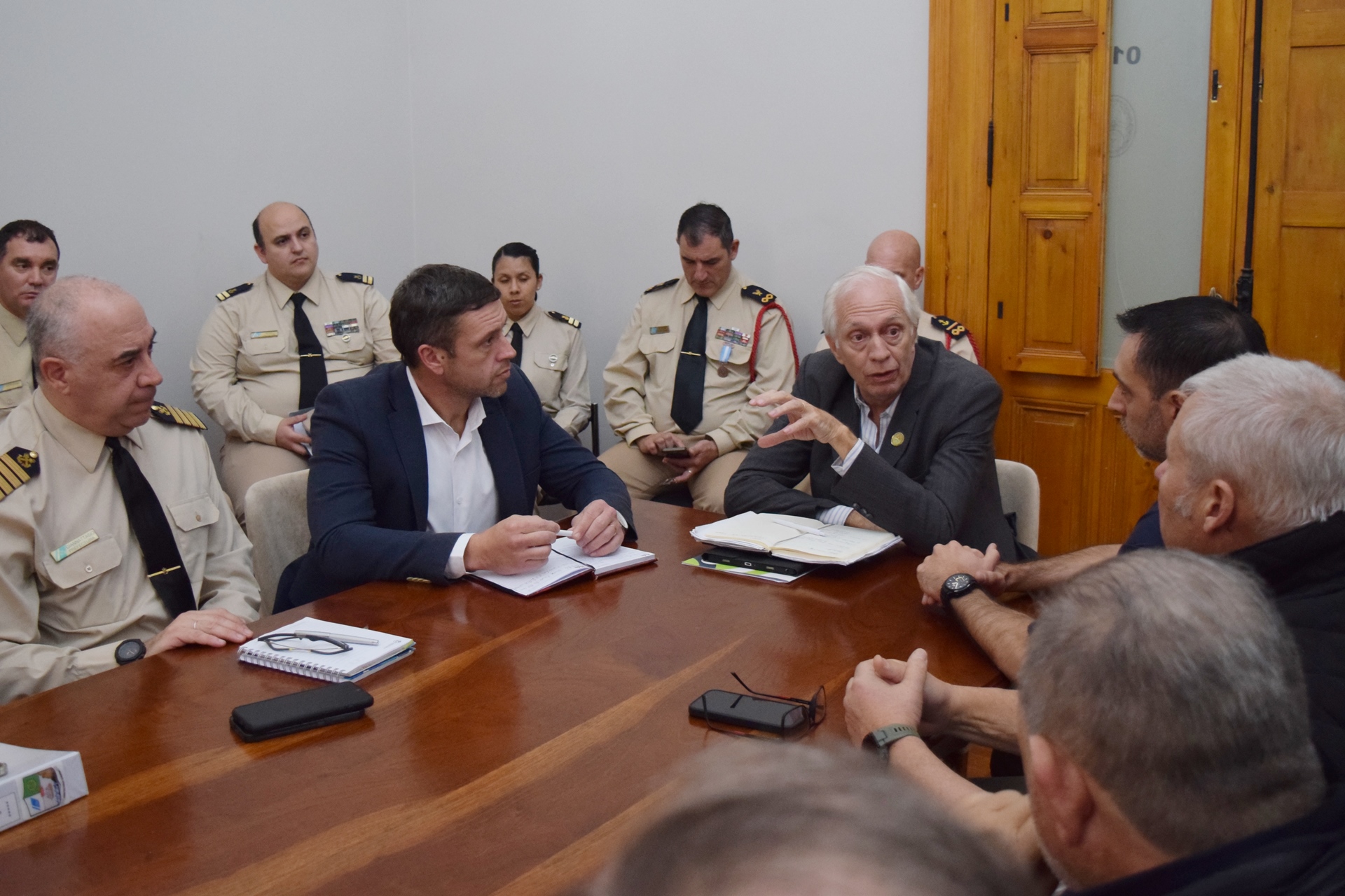 Imagen de noticia Toman medidas para facilitar el movimiento de hacienda desde islas a tierra firme ante posible creciente del río