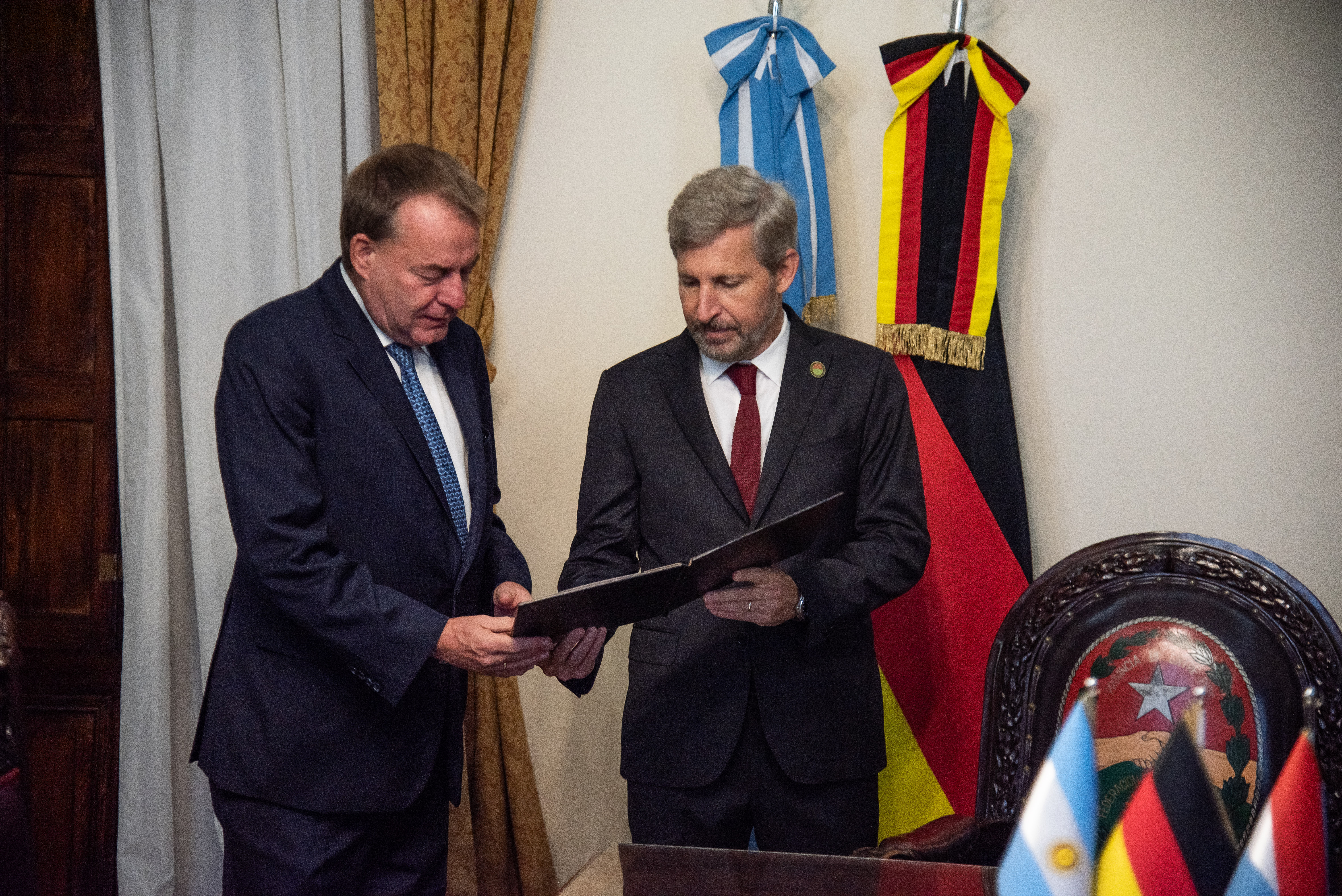 Imagen de noticia Frigerio desarrollará una agenda estratégica en el Puerto de Hamburgo para potenciar las exportaciones entrerrianas