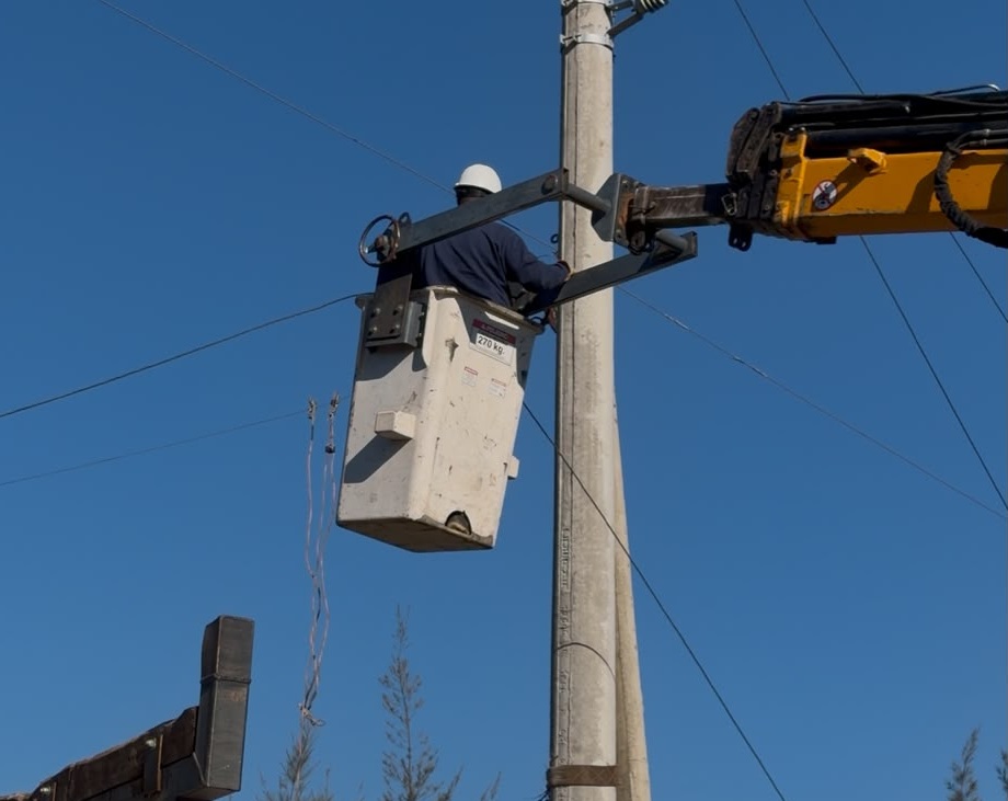 Imagen de noticia La Cooperativa Eléctrica ejecuta una obra clave para reforzar el servicio en el acceso a Gualeguaychú