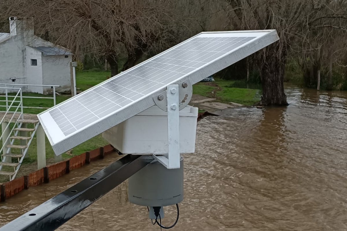 Imagen de noticia Se instaló un nuevo limnímetro para medir la altura del río en Puerto Boca