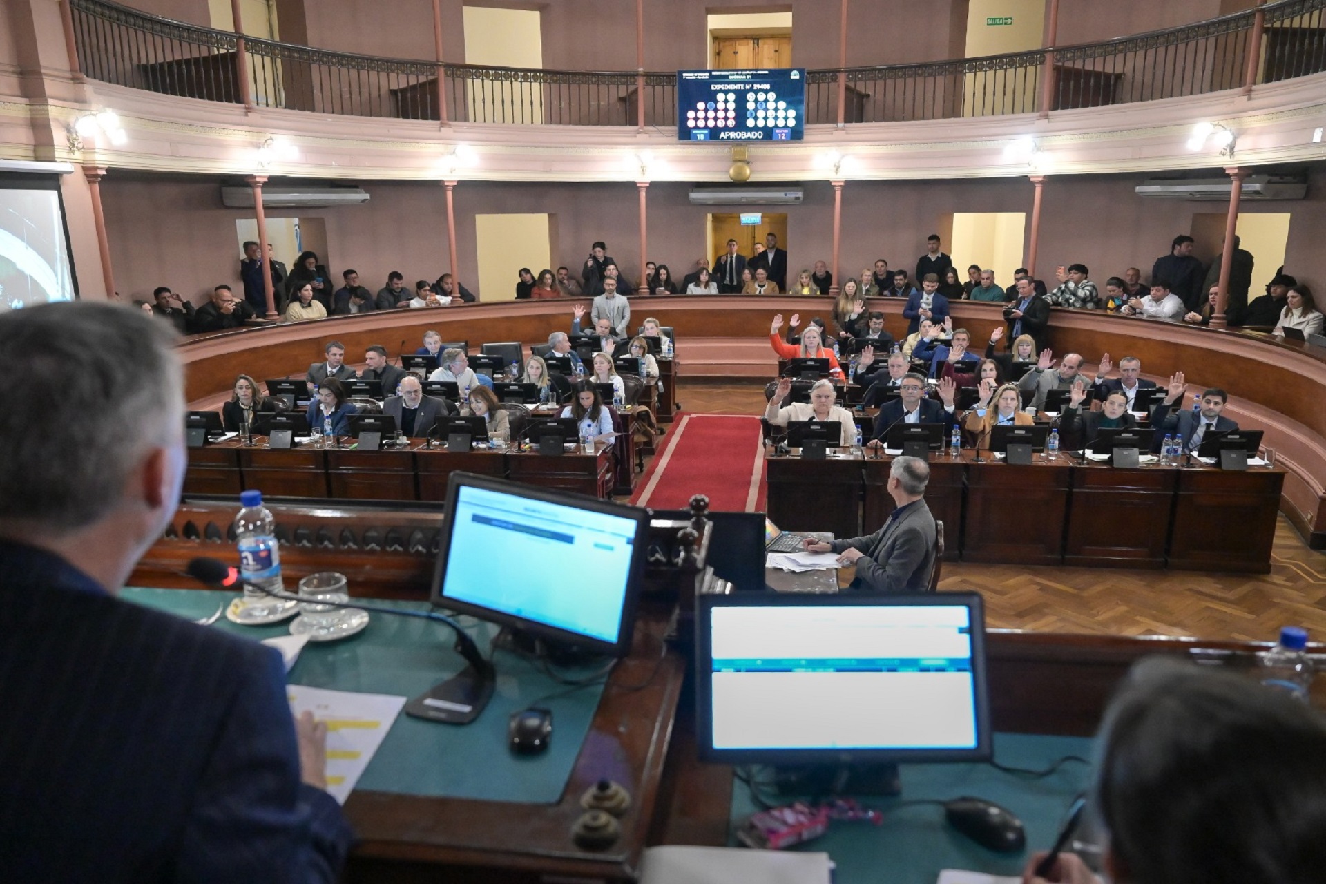 Imagen de noticia Entre protestas y un fuerte debate, Diputados convirtió en ley la reforma previsional de Entre Ríos