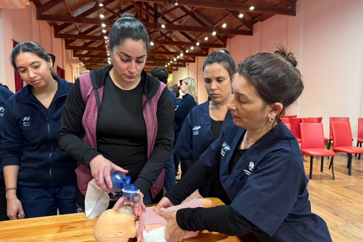 Imagen de noticia Personal de enfermería municipal se forma en RCP y manejo de emergencias respiratorias