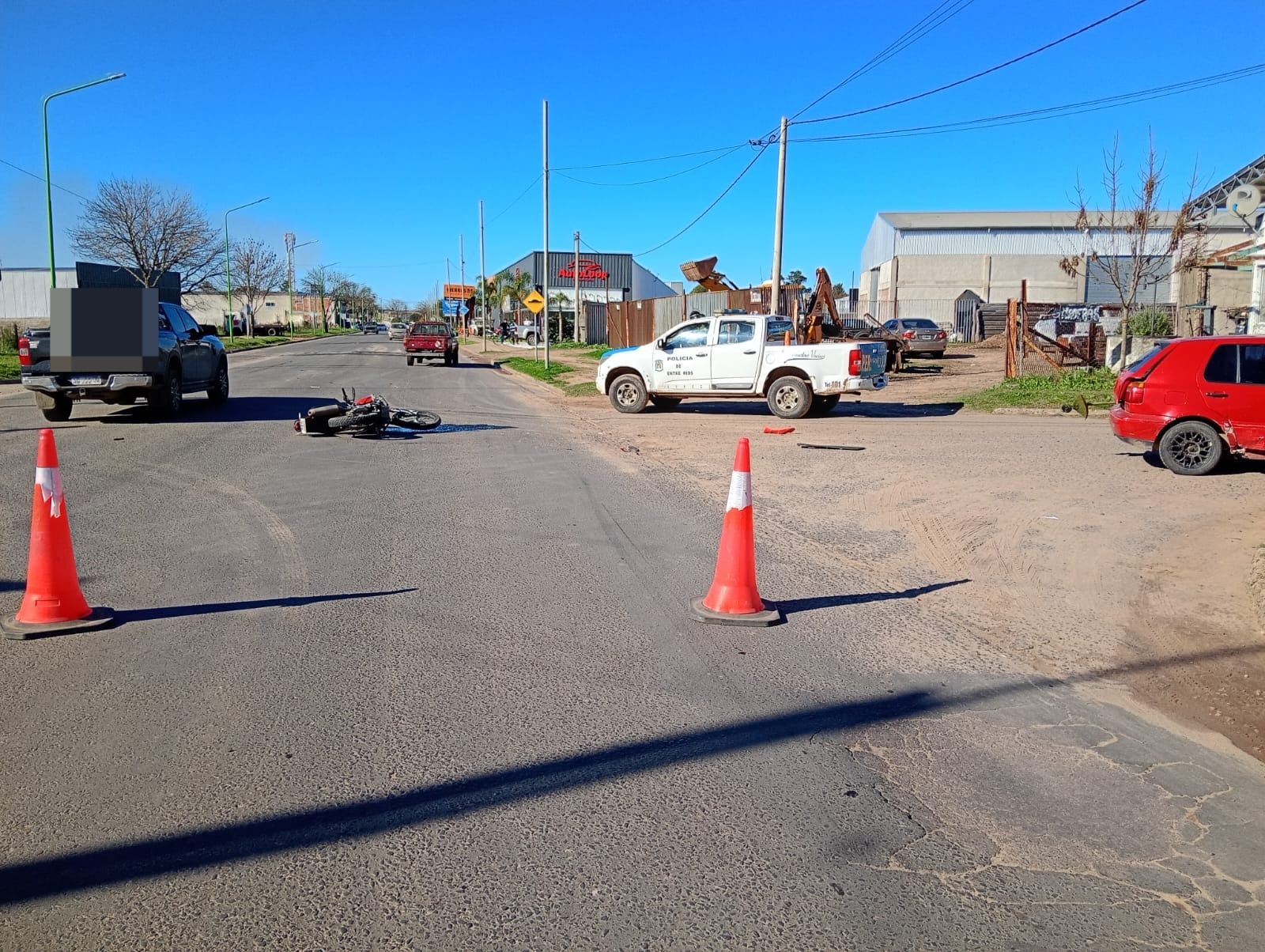 Imagen de noticia Un motociclista sufrió graves lesiones tras chocar con un automóvil en Avenida Artigas