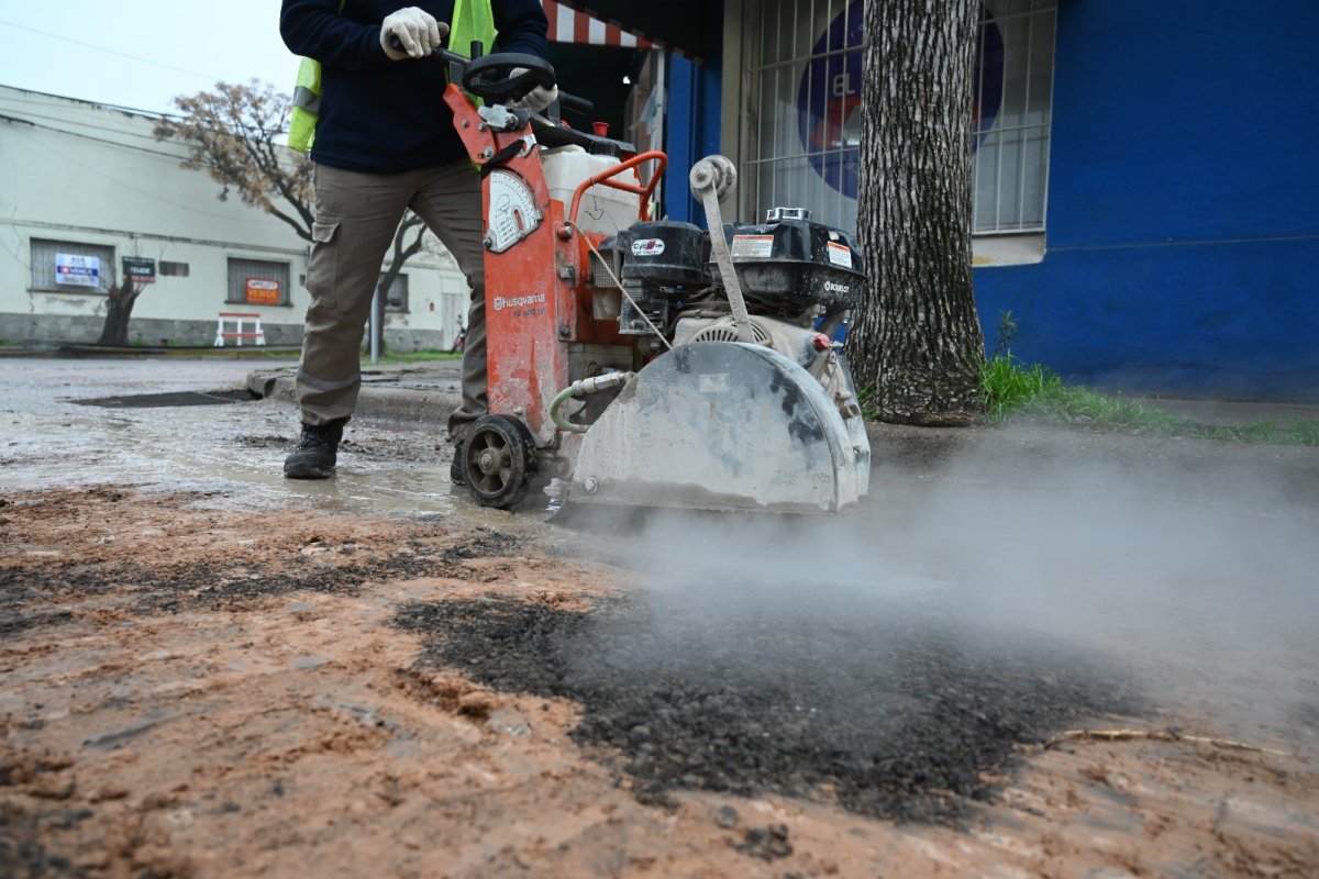 Imagen de noticia Reparan la esquina de Primera Junta y San Juan tras renovar una red cloacal de 80 años