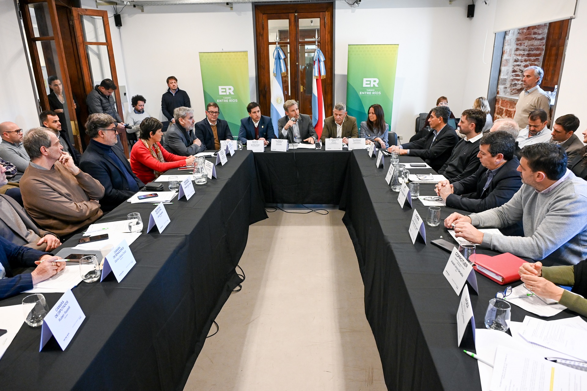 Imagen de noticia Frigerio anunció beneficios impositivos, subsidios a la energía y créditos para el sector turístico