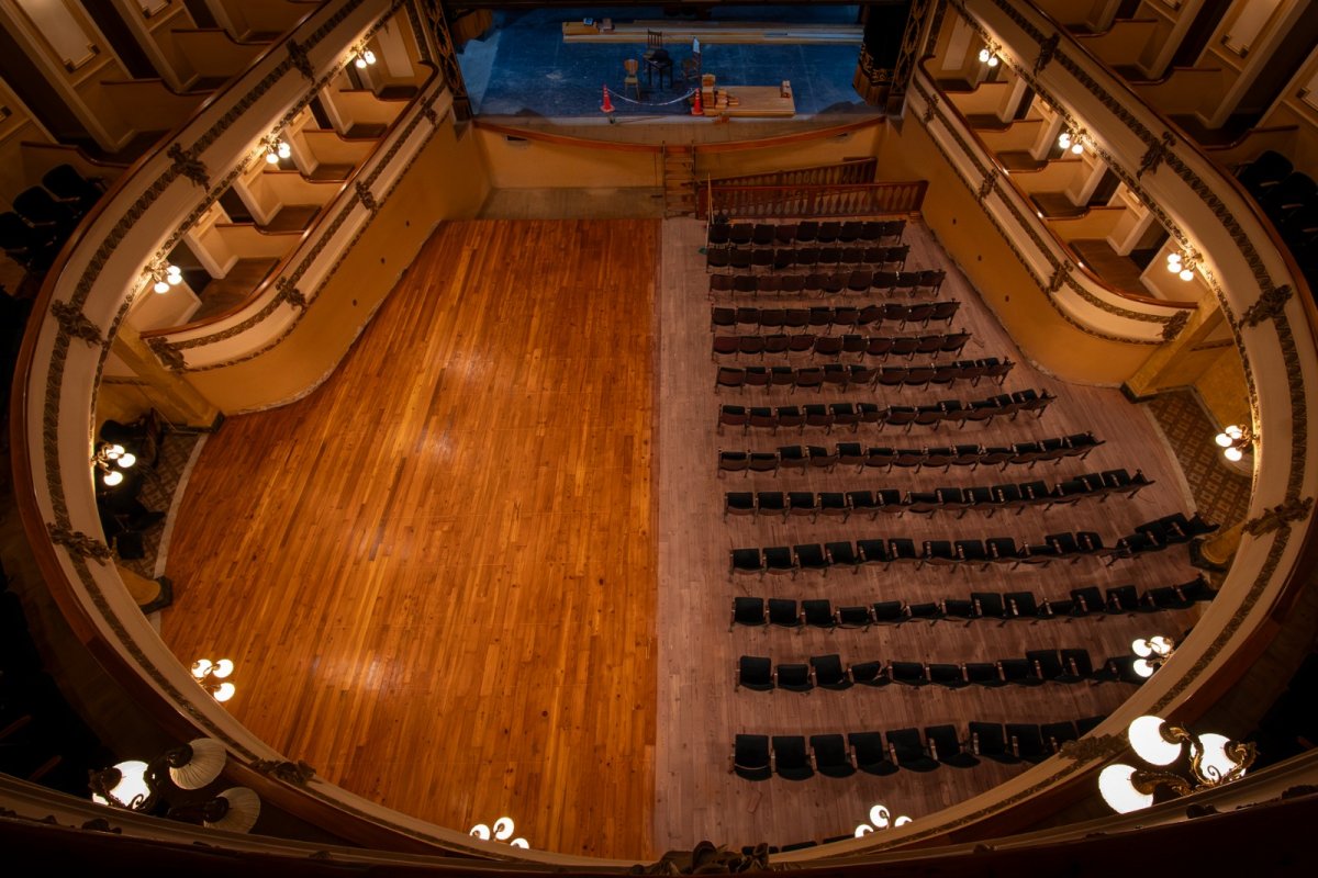 Imagen de noticia Avanza la reconstrucción del piso del Teatro Gualeguaychú y se acerca la etapa final de la obra