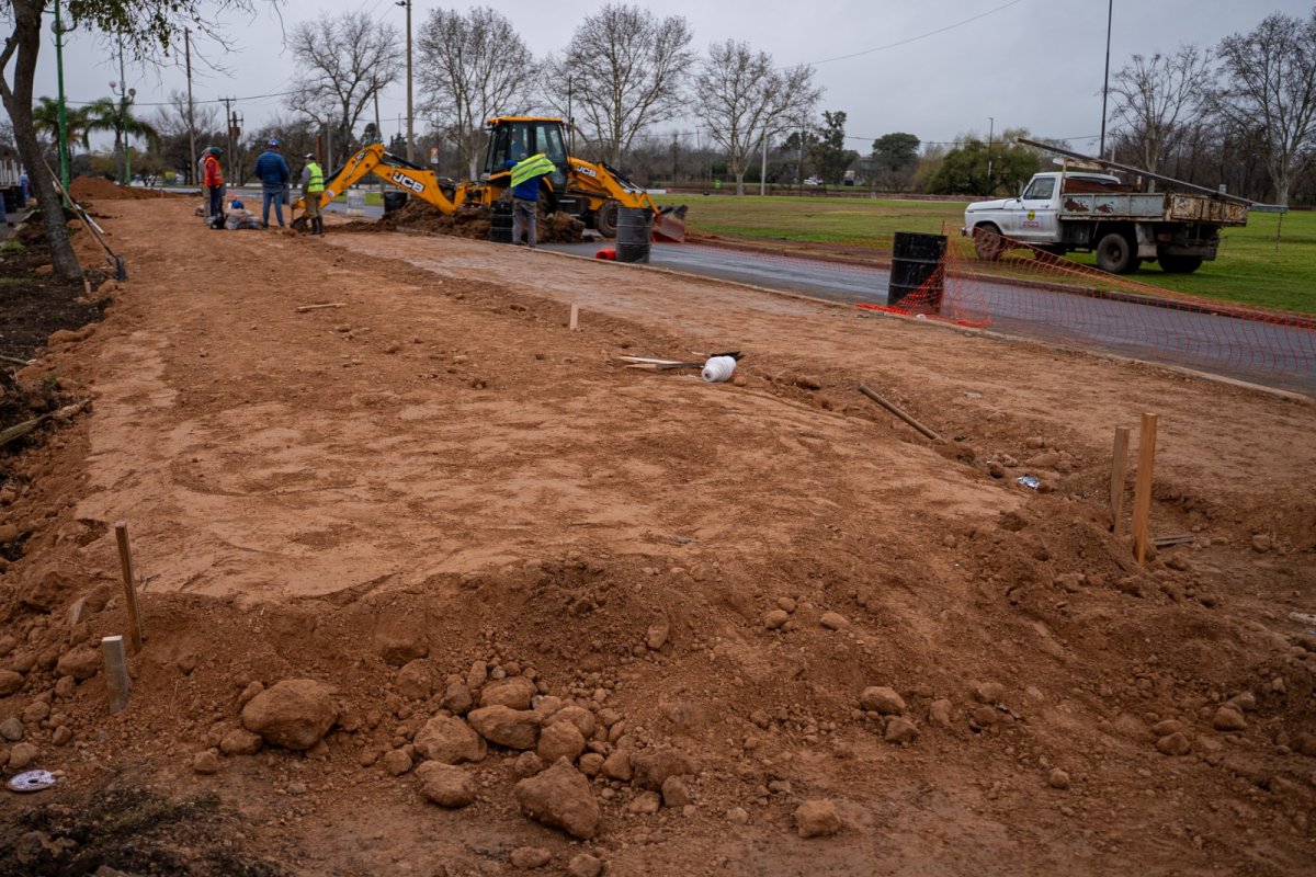 Imagen de noticia Avanza la reconstrucción y modernización de las plazoletas de Avenida Parque