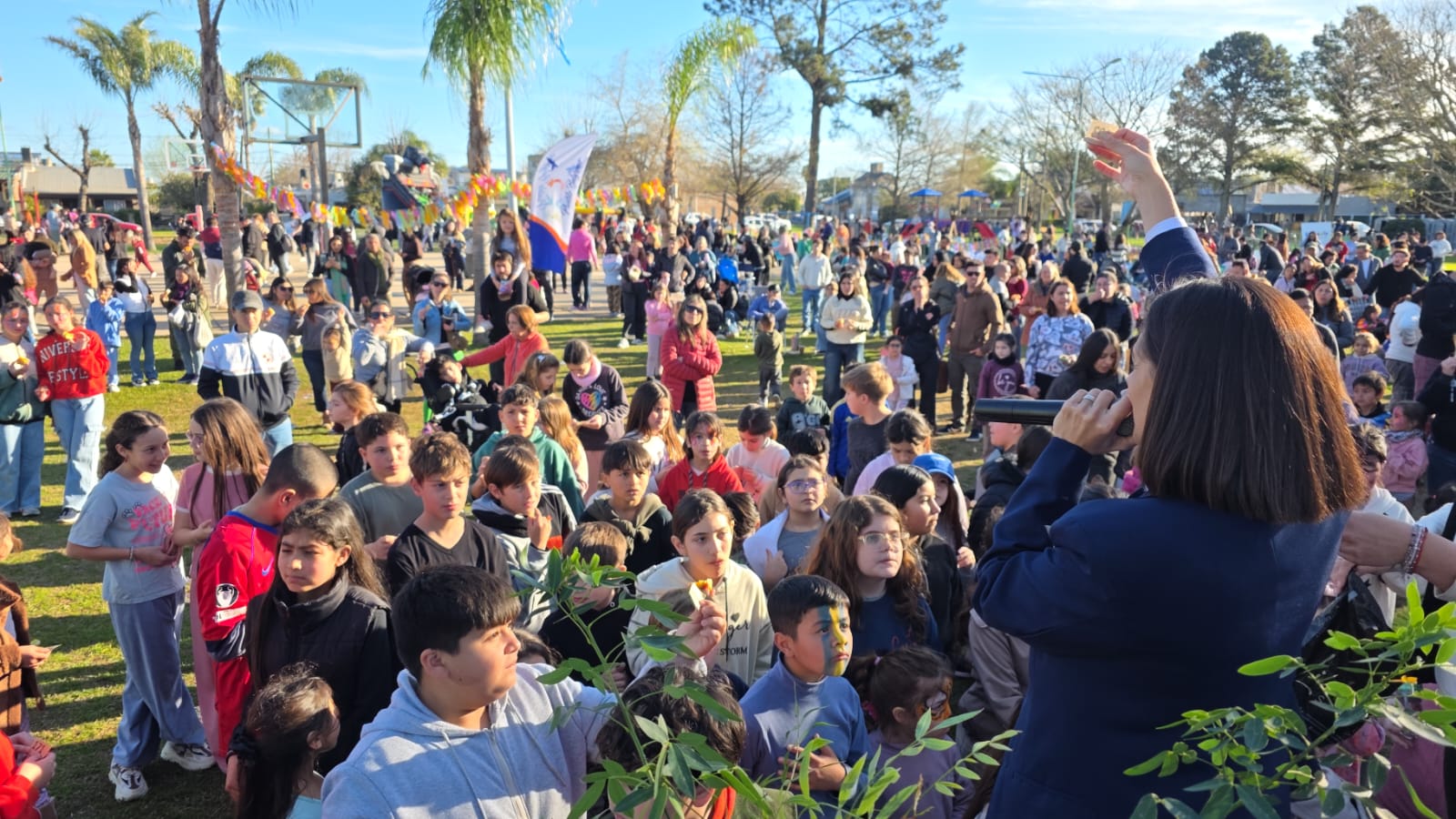 Cientos de niños disfrutaron de una tarde de juegos y actividades por el Día del Niño