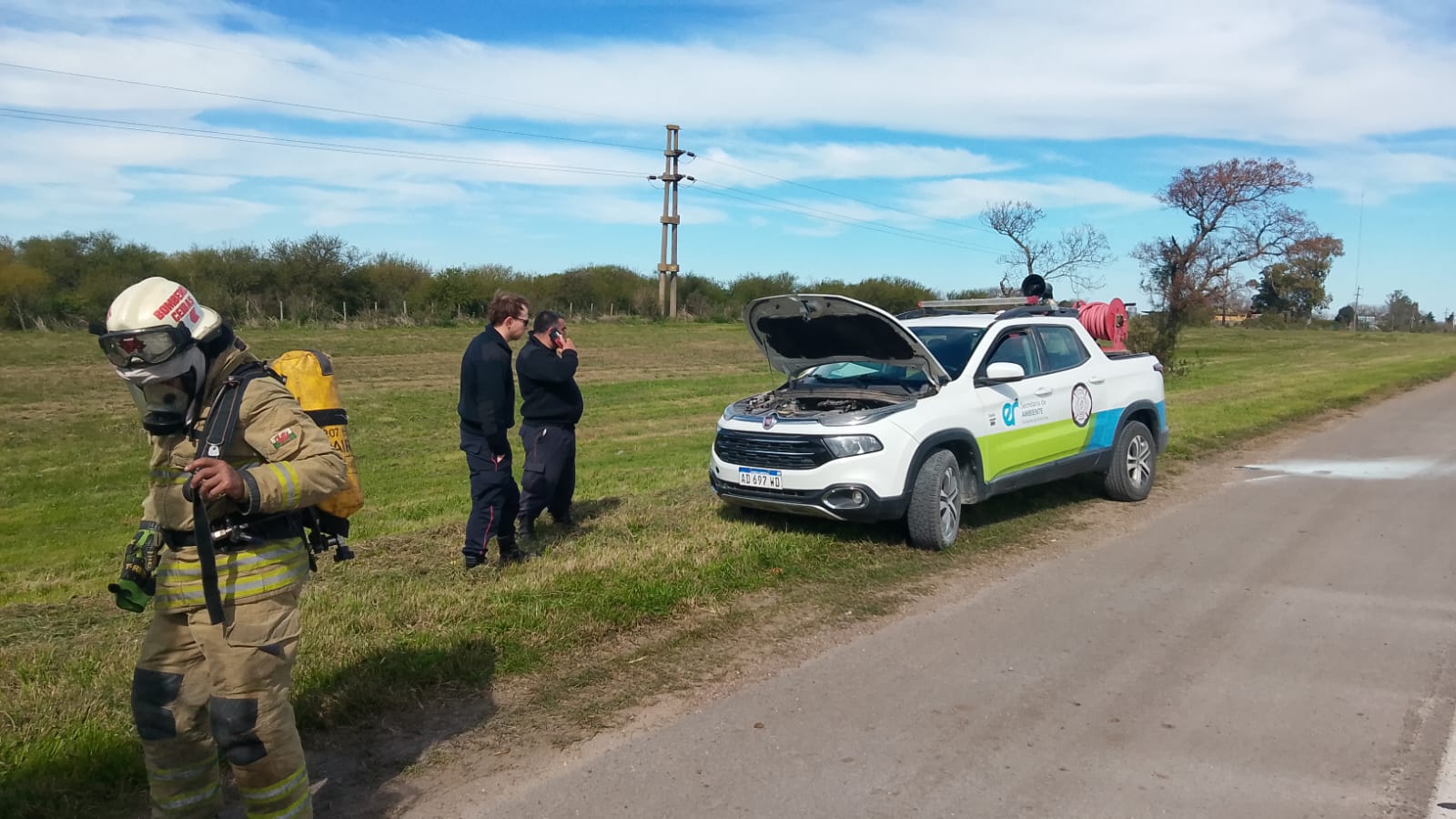 Bomberos de Ceibas asistieron un incendio en un vehículo de Bomberos de Pueblo Belgrano sobre la Autovía 14