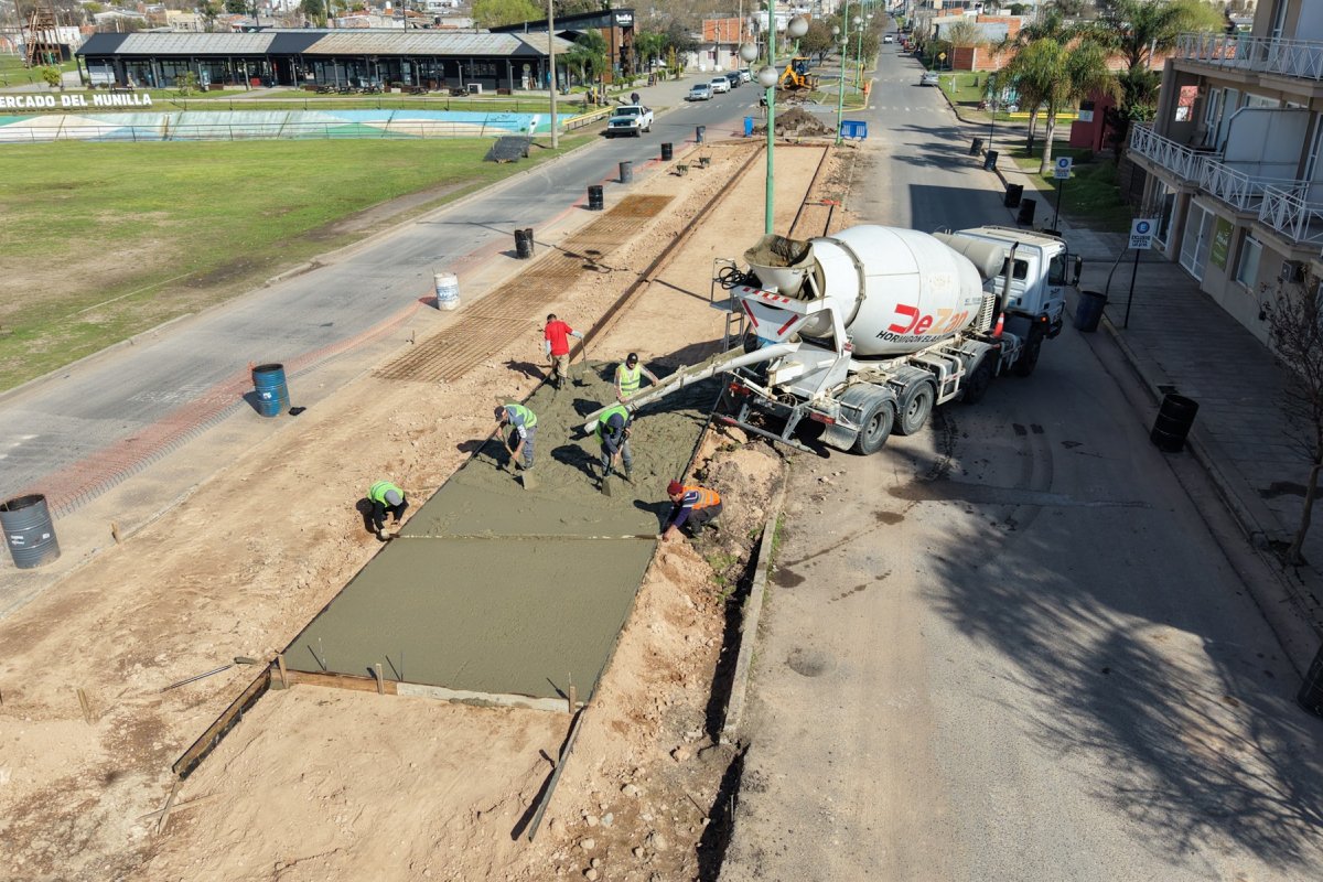 Imagen de noticia Comenzó la reconstrucción de las plazoletas de la Avenida Parque frente al Mercado del Munilla