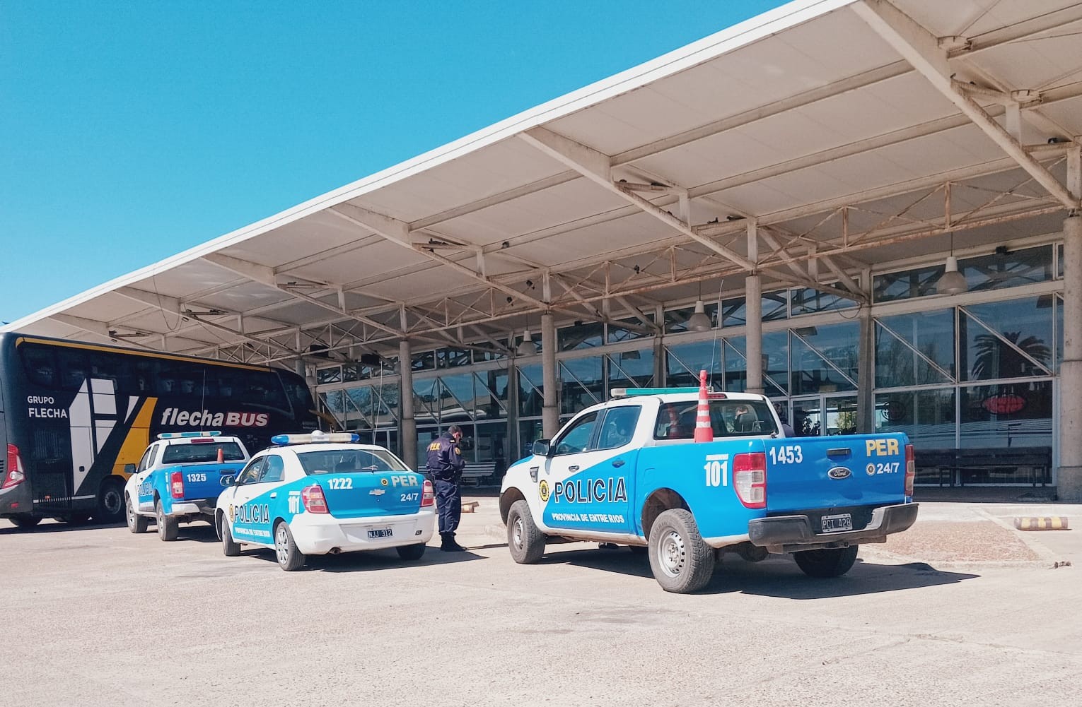Imagen de noticia Detuvieron en la Terminal de Gualeguaychú a dos sospechosos por el robo de un celular