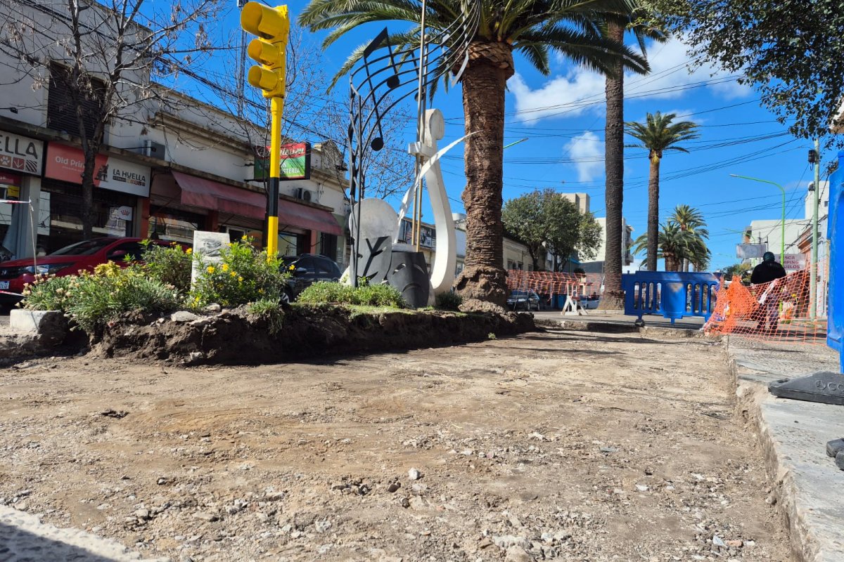 Imagen de noticia Comenzaron los trabajos de bacheo en la mano oeste de avenida Primera Junta