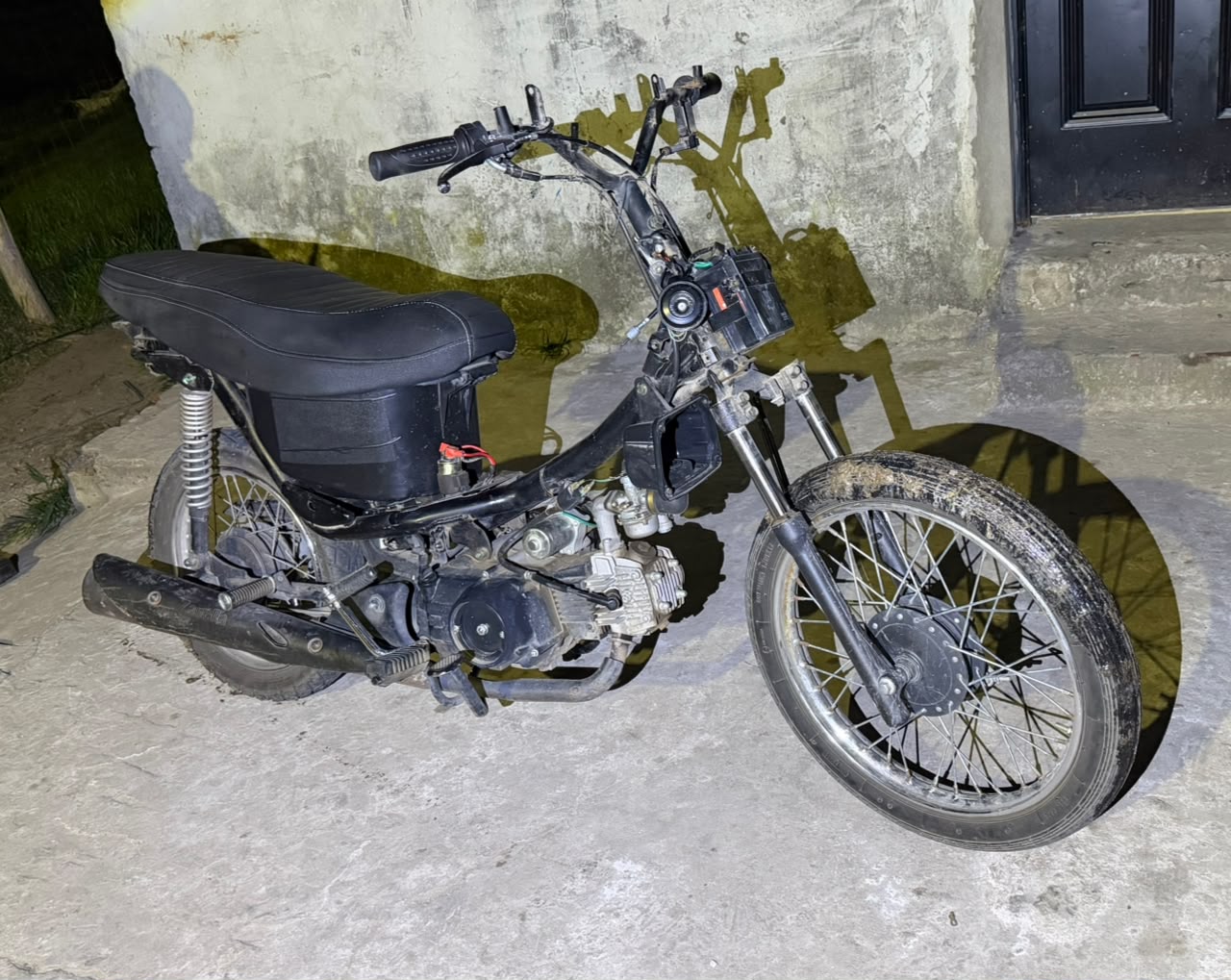 Imagen de noticia Dos allanamientos permitieron secuestrar motos, celulares y prendas de vestir en Gualeguaychú