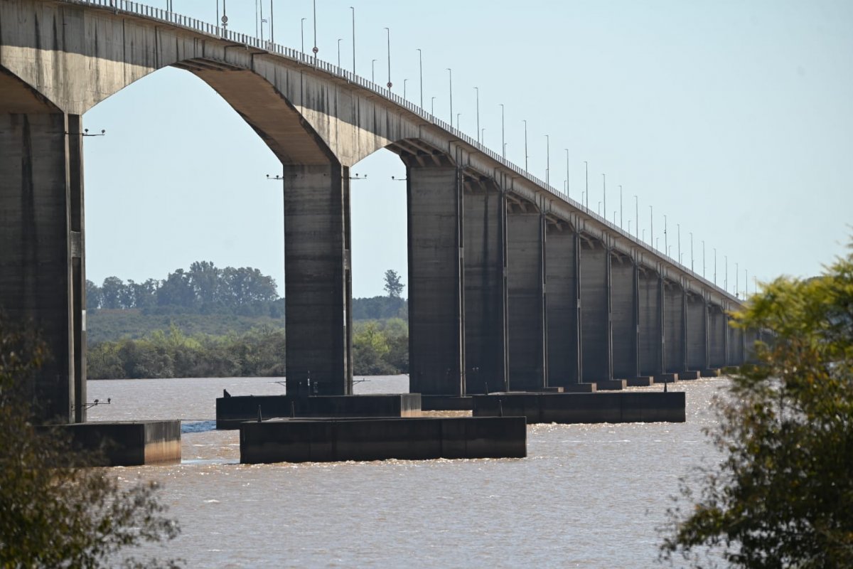 Imagen de noticia Gualeguaychú participó de la conmemoración por los 50 años del Puente General San Martín