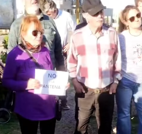 Imagen de noticia Vecinos de Obras Sanitarias cuestionan el estudio ambiental de una antena y piden frenar su instalación
