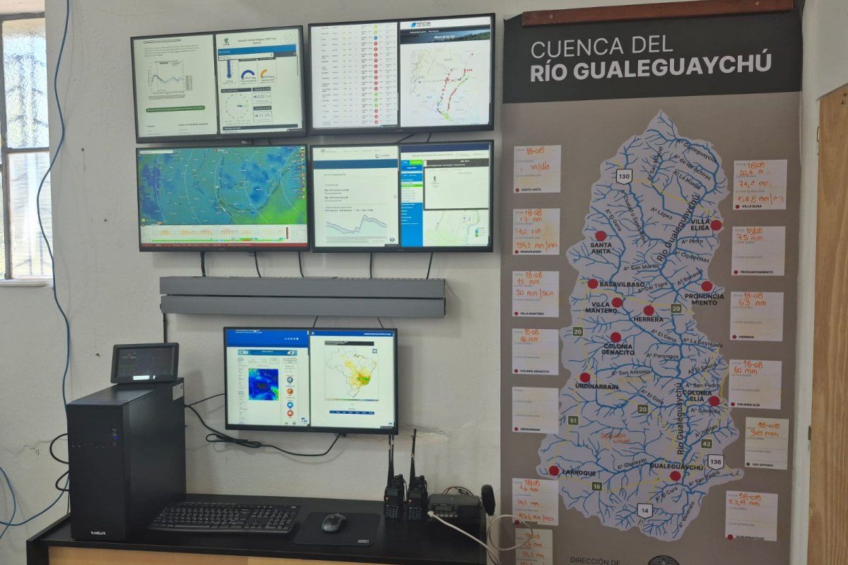 Imagen de noticia Defensa Civil cuenta con una sala de monitoreo hidrometeorológico para la cuenca y la región