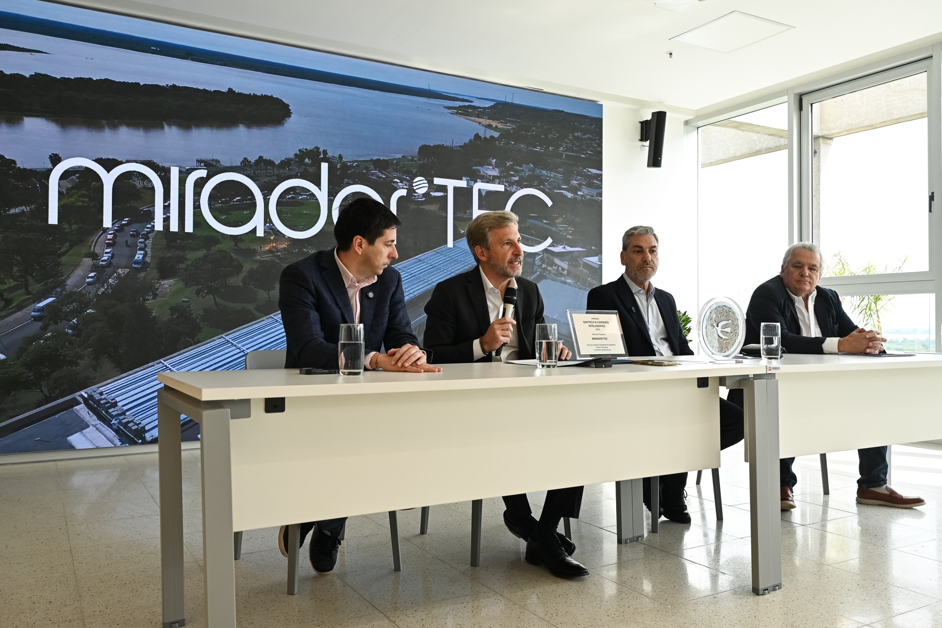 Imagen de noticia Frigerio presentó el balance del primer año de MiradorTEC y anunció el lanzamiento de Mirador Impulsa