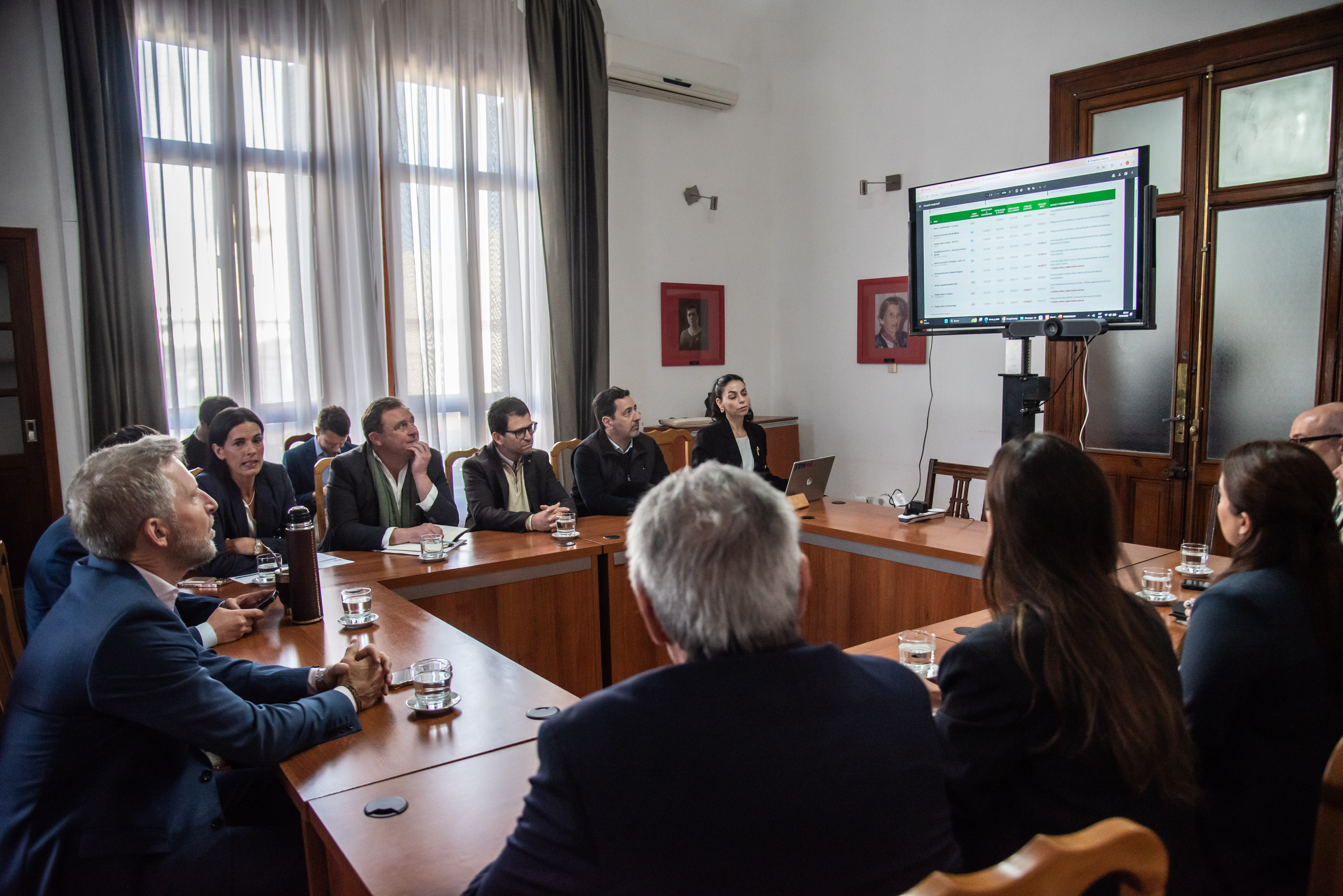 Imagen de noticia El gobernador repasó el cronograma de obras viales y productivas financiadas por organismos internacionales en Entre Ríos