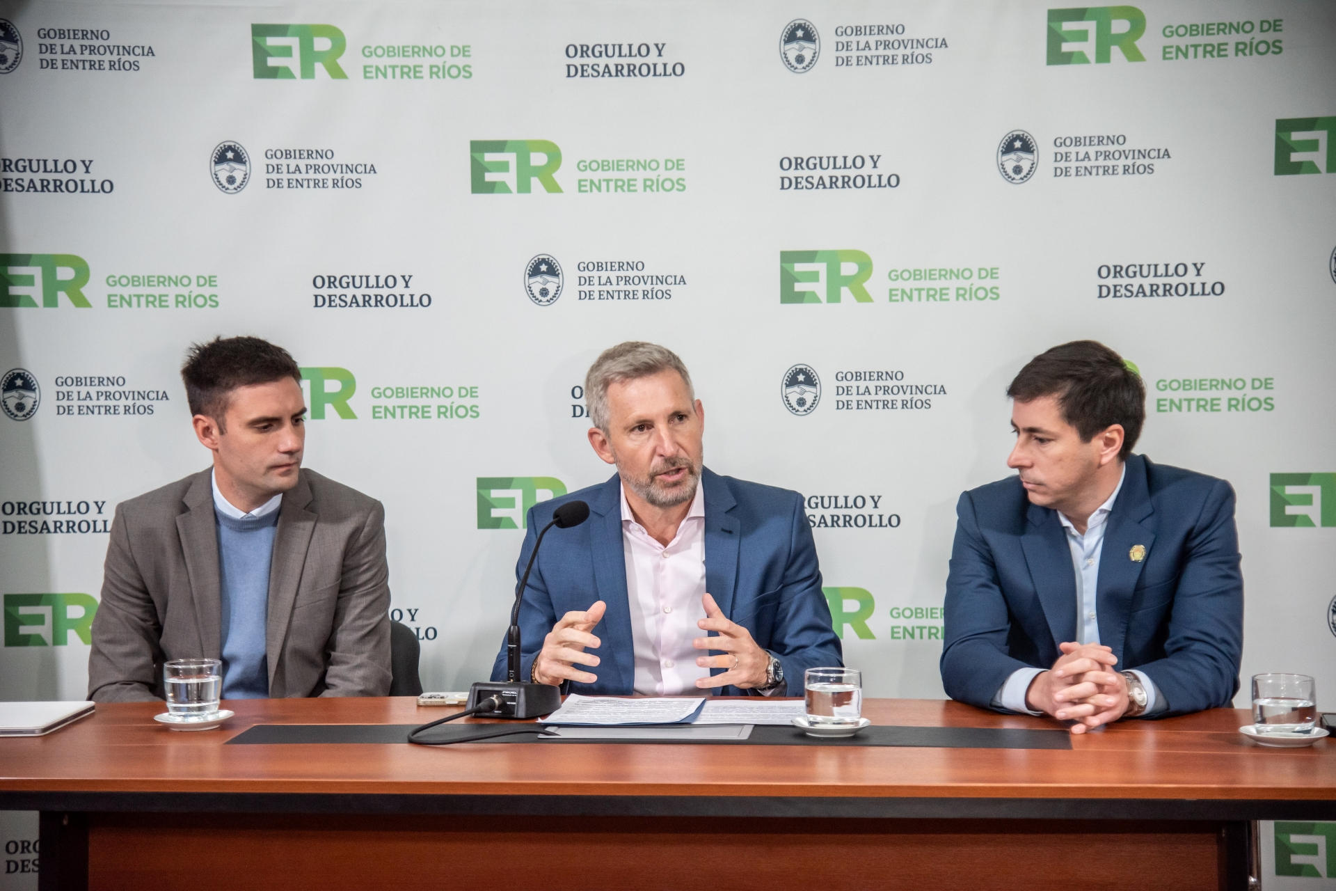 Imagen de noticia Frigerio anunció un programa para cuidar el salario y la capacidad económica de empleados públicos y jubilados
