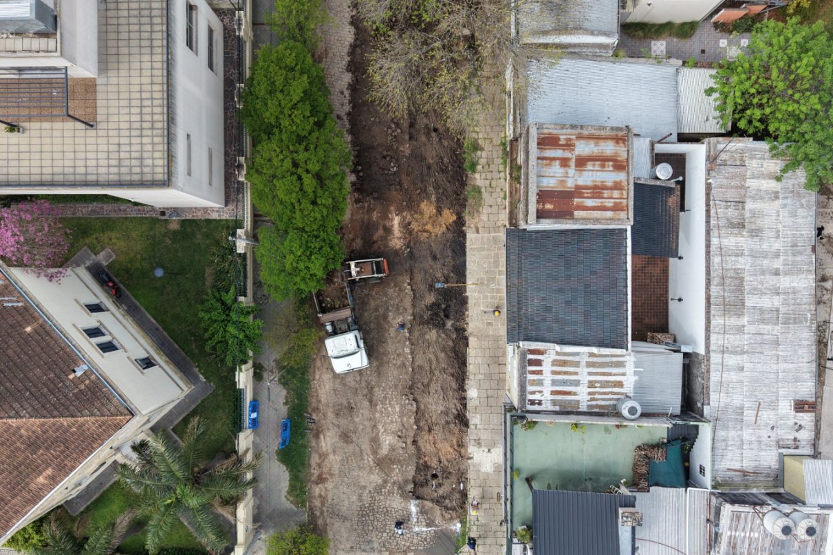 Imagen de noticia Comenzó la reconstrucción integral de calle Alem entre Del Valle y Concordia
