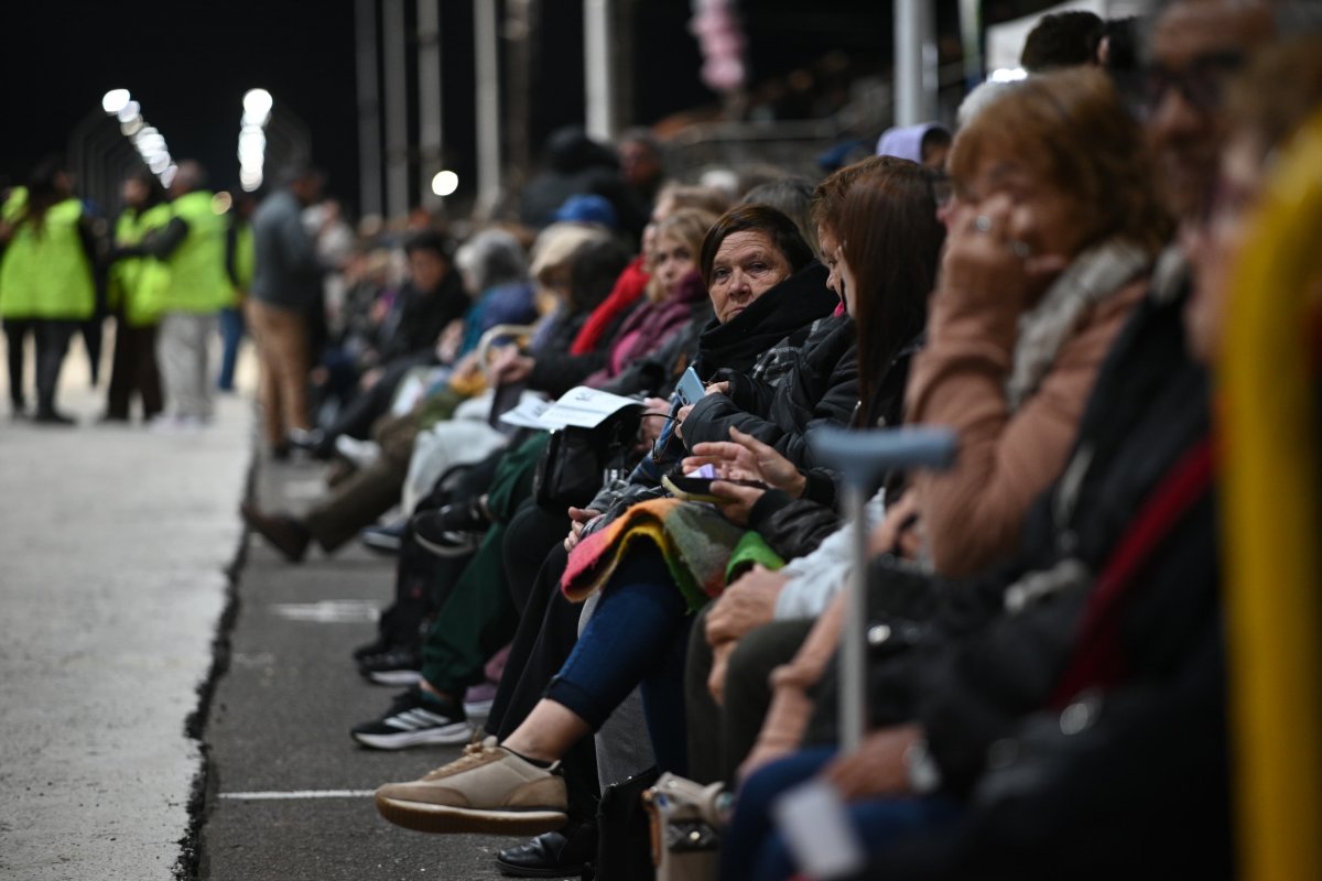Imagen de noticia 300 adultos mayores disfrutaron del Desfile de Carrozas Estudiantiles 2026