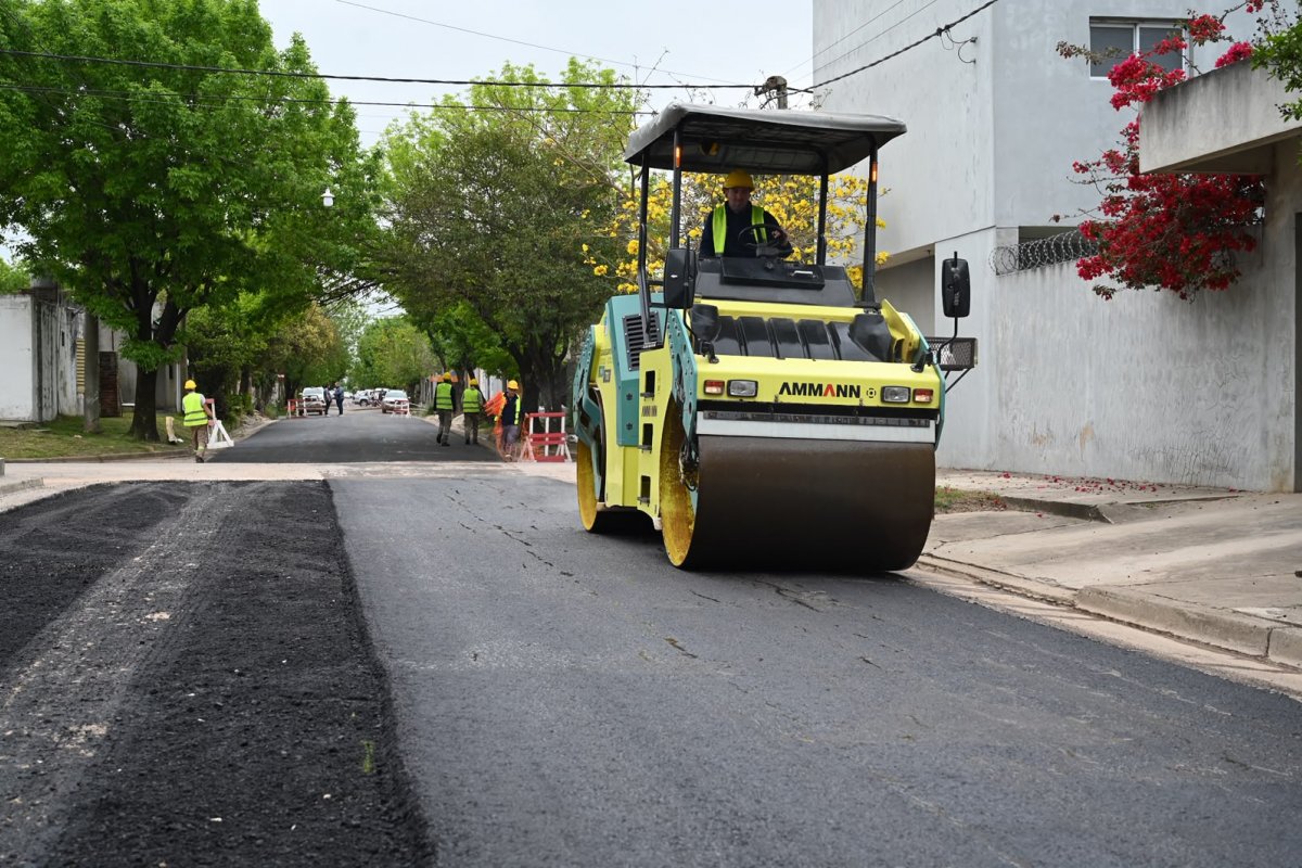 El Gobierno municipal finalizó el asfaltado de calle Avellaneda, entre Gervasio Méndez y Martínez Paiva
