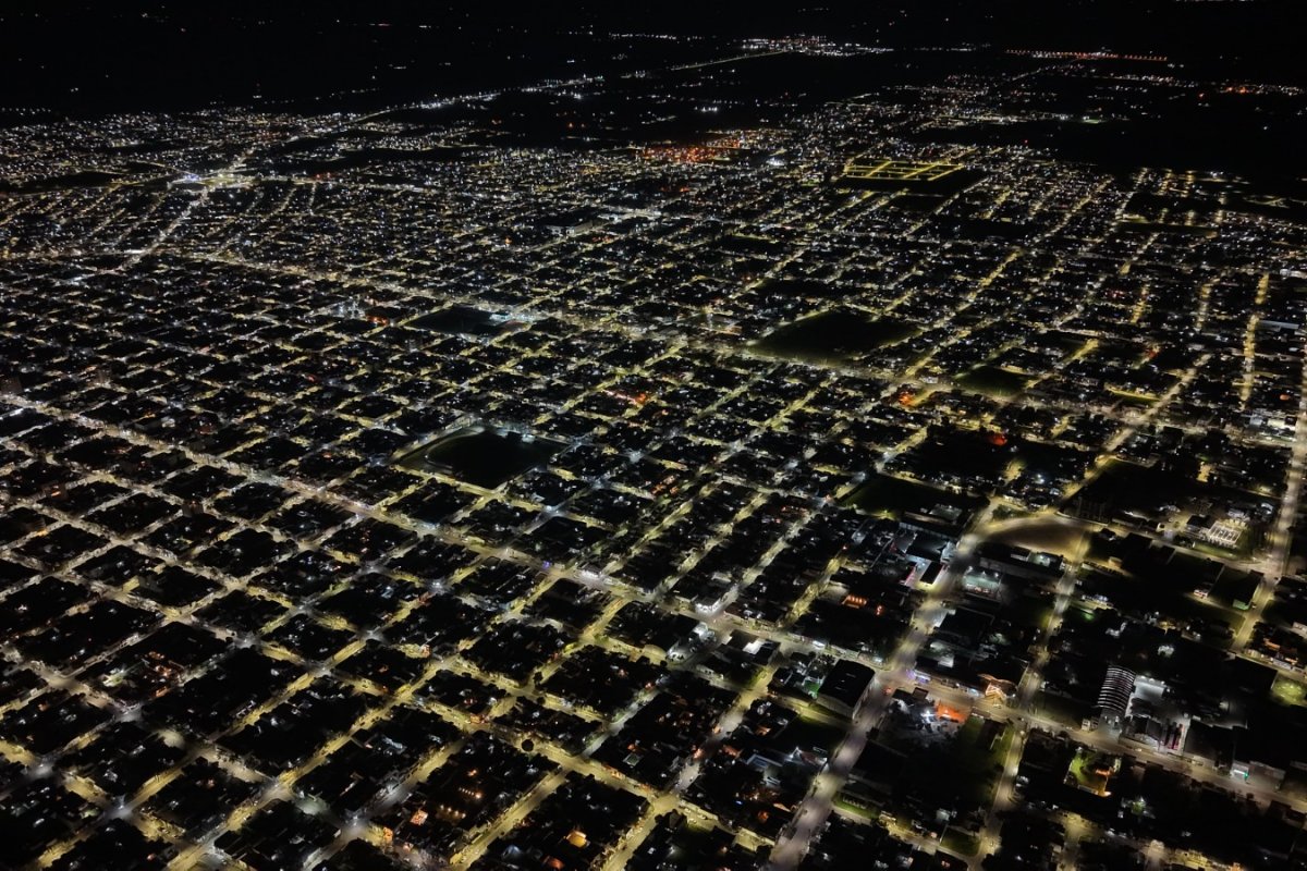 Imagen de noticia La zona norte ya cuenta con 620 de las 10.000 nuevas luminarias LED que adquirió Gualeguaychú