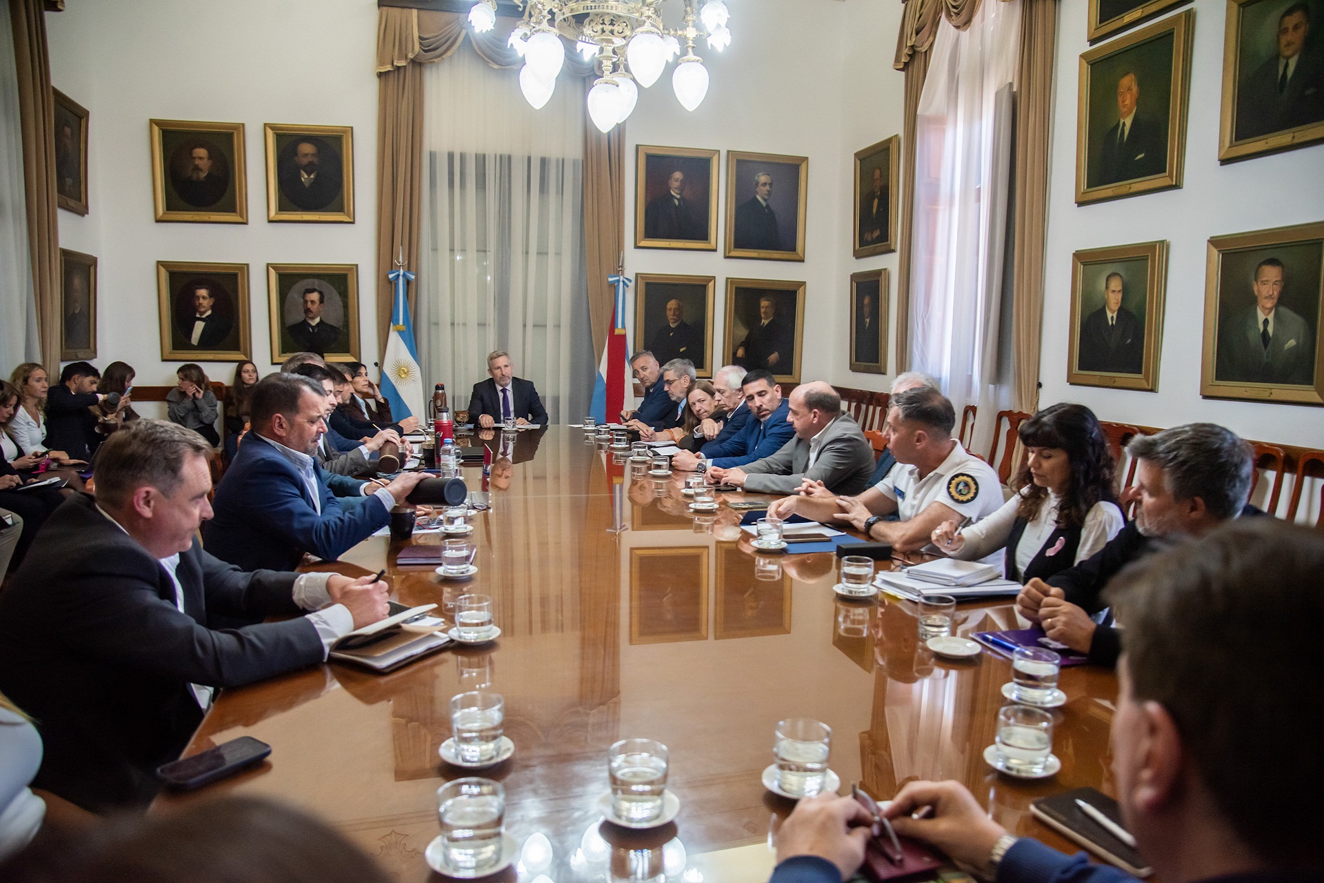 Imagen de noticia En reunión de gabinete Frigerio trató una agenda centrada en salud mental y prevención climática