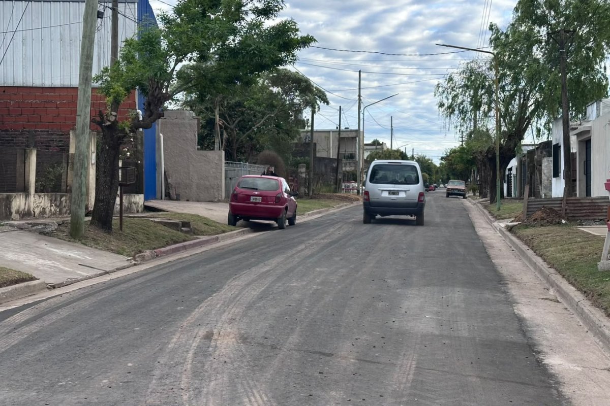 Imagen de noticia Culminó el asfaltado de calle López y Planes, entre Gervasio Méndez y Martínez Paiva