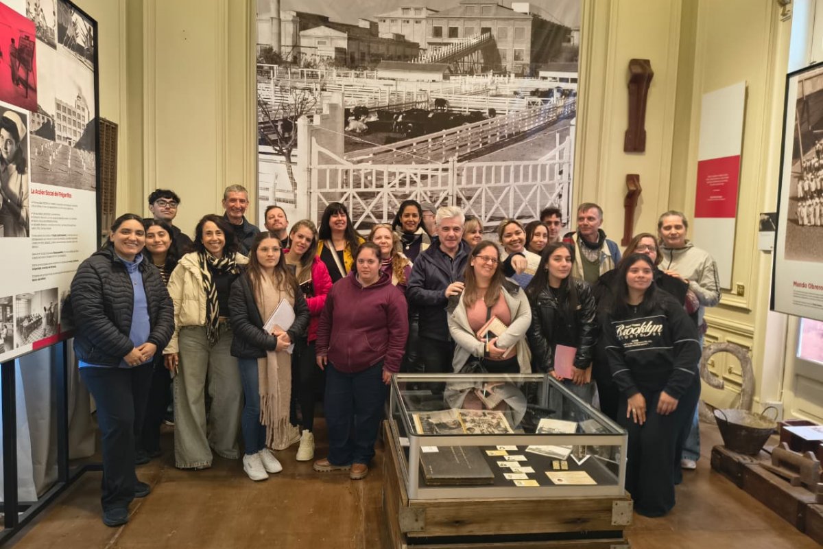 Imagen de noticia Estudiantes de Museología de la UADER realizaron una visita formativa a museos de Gualeguaychú