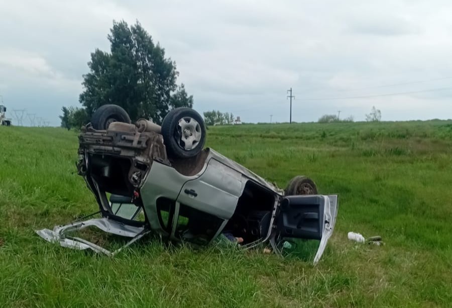 Imagen de noticia Volcó un automóvil en la Autovía 14 y tres personas resultaron heridas