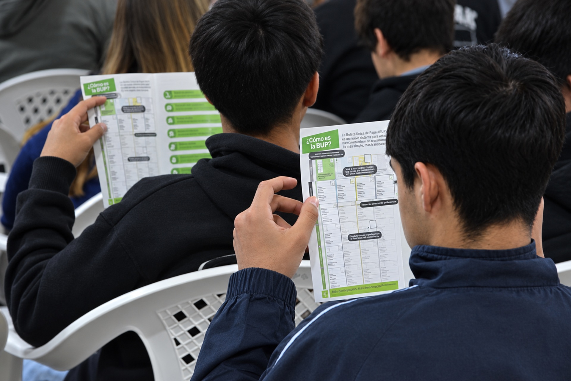 Imagen de noticia El gobierno provincial continúa capacitando a estudiantes secundarios en el uso de la Boleta Única de Papel