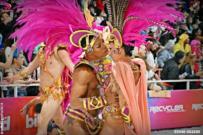 Imagen de noticia  La octava noche hizo vibrar al Corsódromo y reunió a 20 mil personas