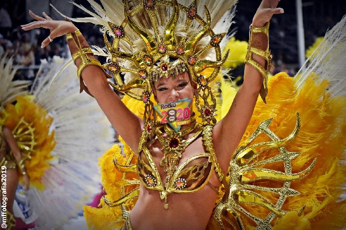Imagen de noticia La décima noche encendió la recta final del Carnaval del País